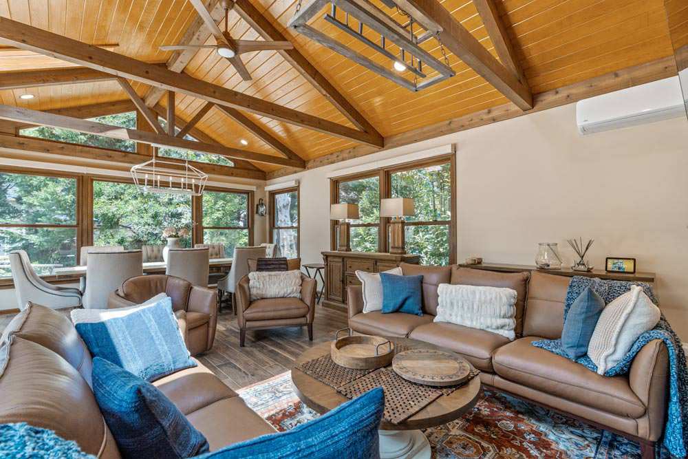 Spacious Sunroom with a Dining Area and Open Views of Surrounding Greenery in North Atlanta